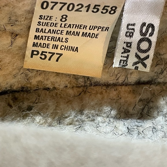 EUC Sox Tag moccasins women’s size 8 with tan suede leather upper &rubber sole - Picture 4 of 6